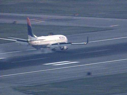 Passengers speak about emergency landing at JFK