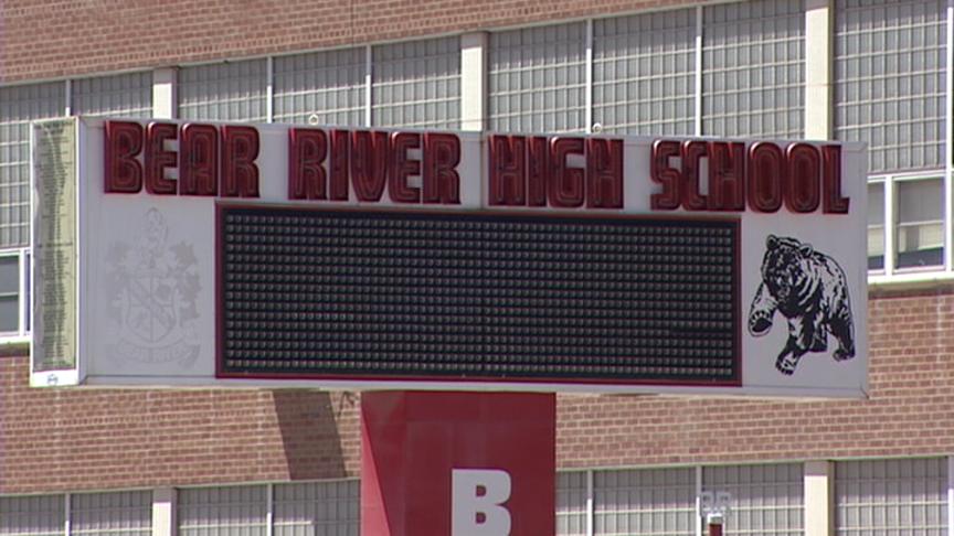 High school teacher facing sex charges in relationship with student