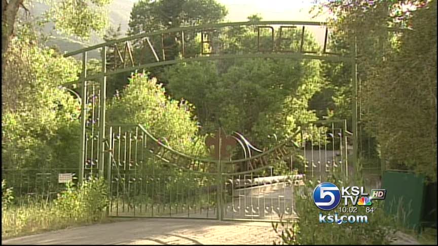 Crews fighting fire in Utah County