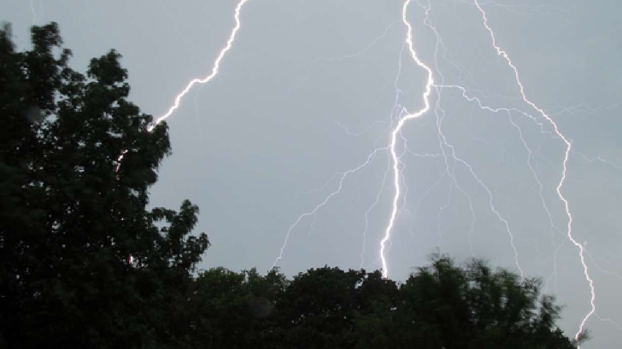 Does thunder always follow lightning?