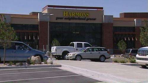 Grocery store employee accused of having sex with teens