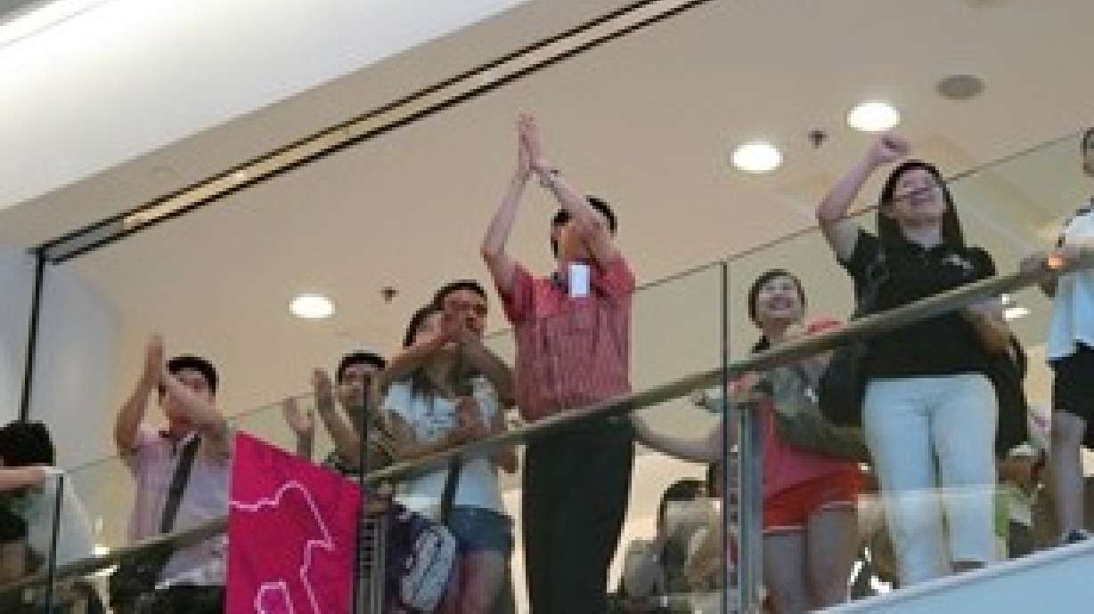 Outside the Rings: Shop 'til you drop everything when China is on TV