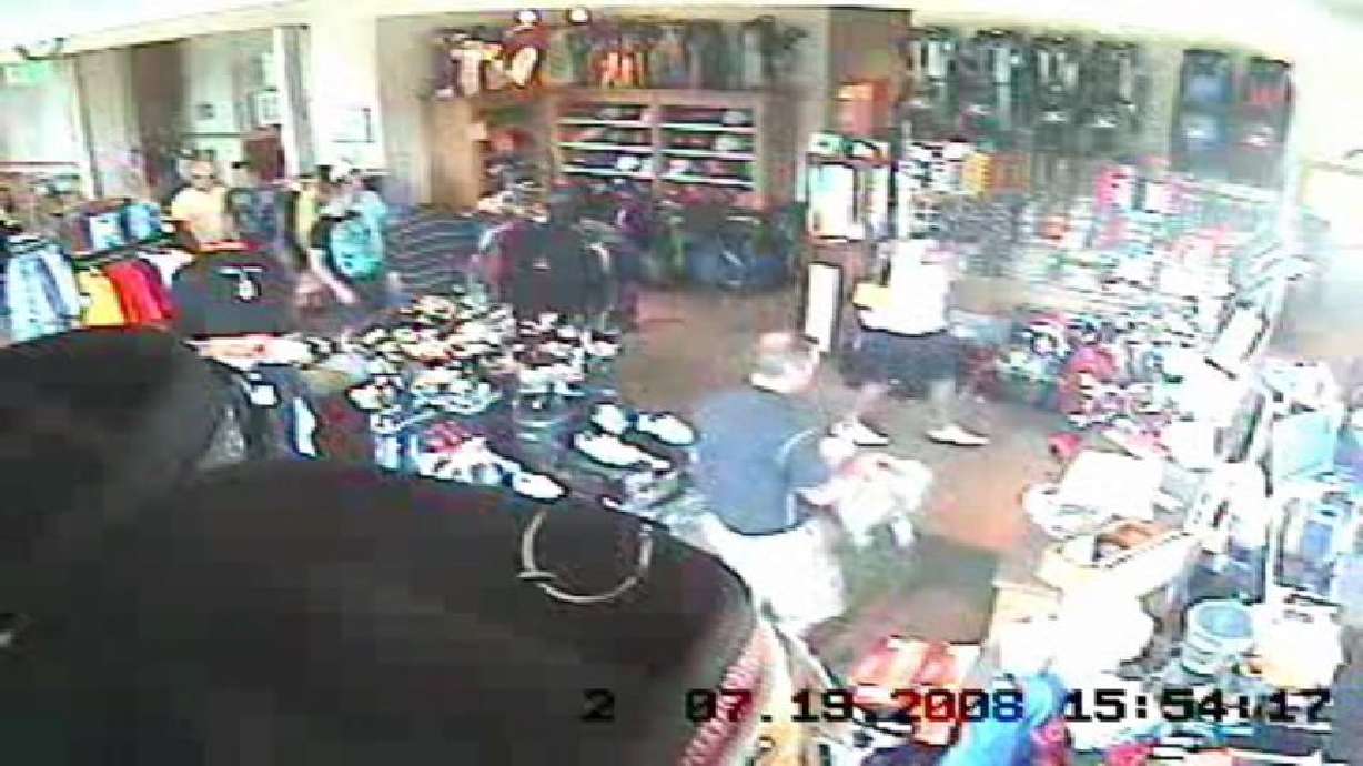 Golf course vandals leave $10,000 damage