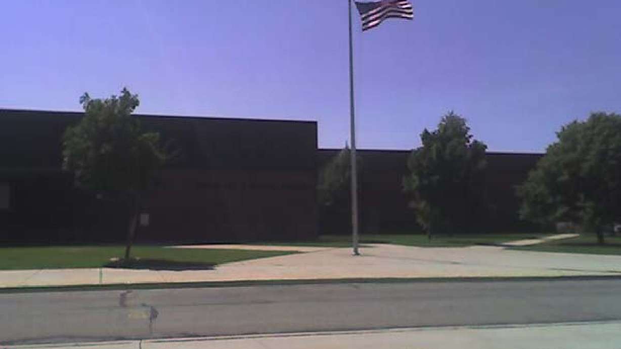 Students cope with heat on first day of school