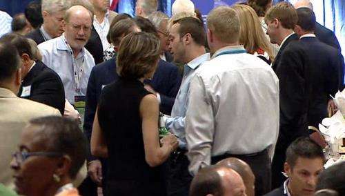 Obama reaches out to gays and lesbians