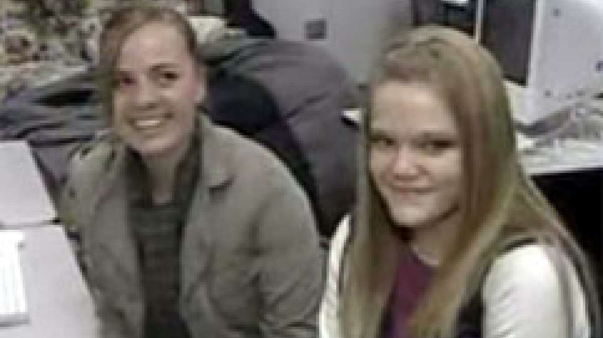 High Five Goes to Yearbook Editors