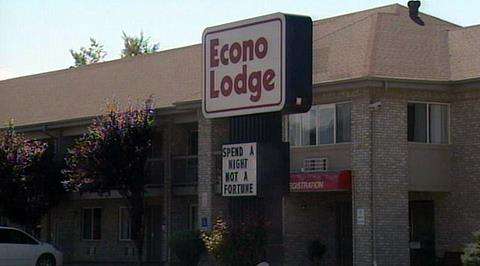 Manager of 2 motels arrested for check fraud