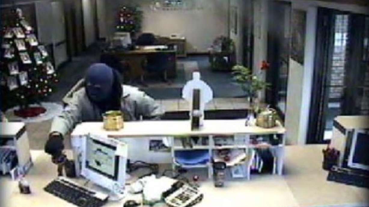 Two Alleged Bank Robbers Facing Federal Charges