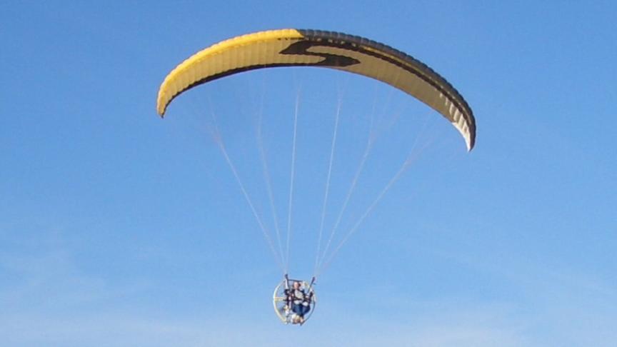 Low Flying Paraglider Piloted by Schanze Causes Stir