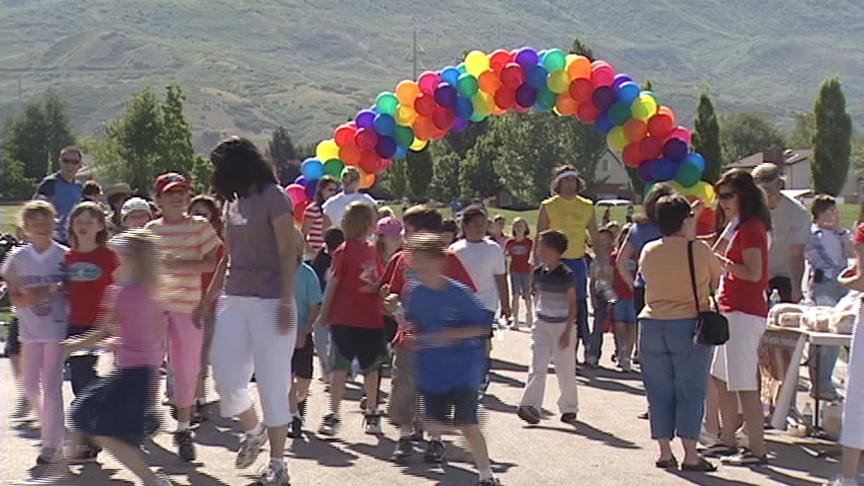 Students Take Walk to Raise Money for PTA