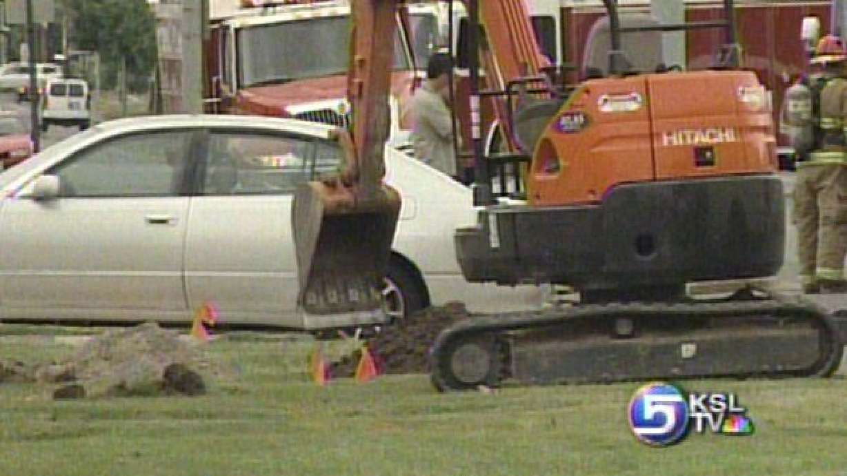 Backhoe Hits Natural Gas Line