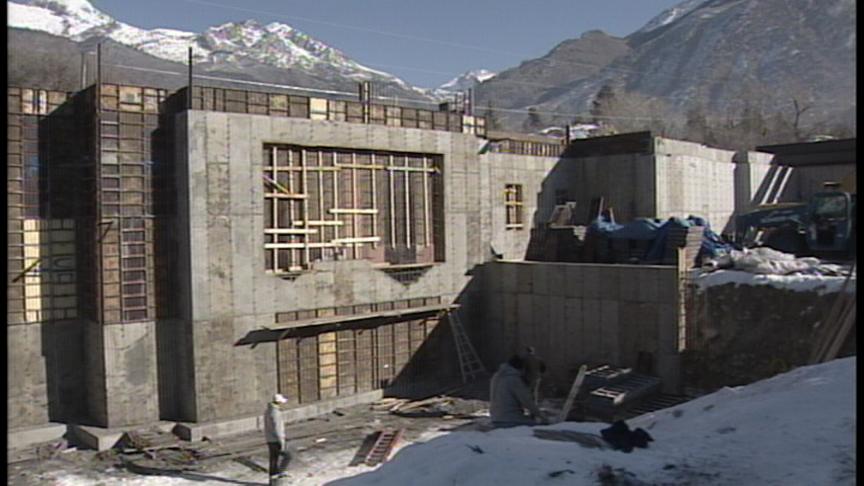 Construction Worker Falls 12 Feet, Lands on His Head