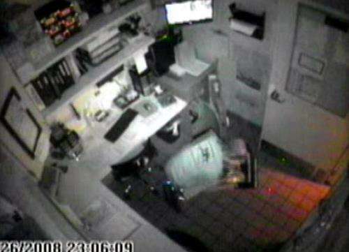 Detectives looking for help in restaurant burglary