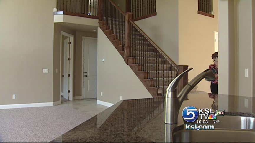 Auction for bank-owned homes showcases bank crisis