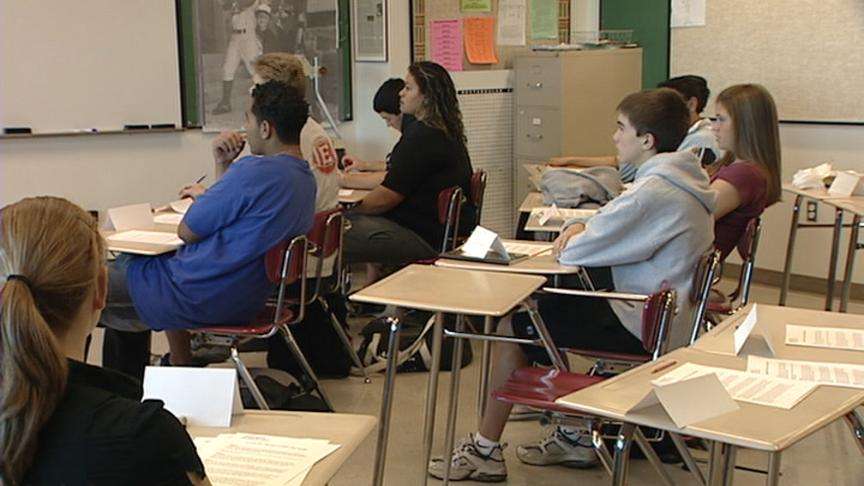 School districts to come up with cell-phone policy