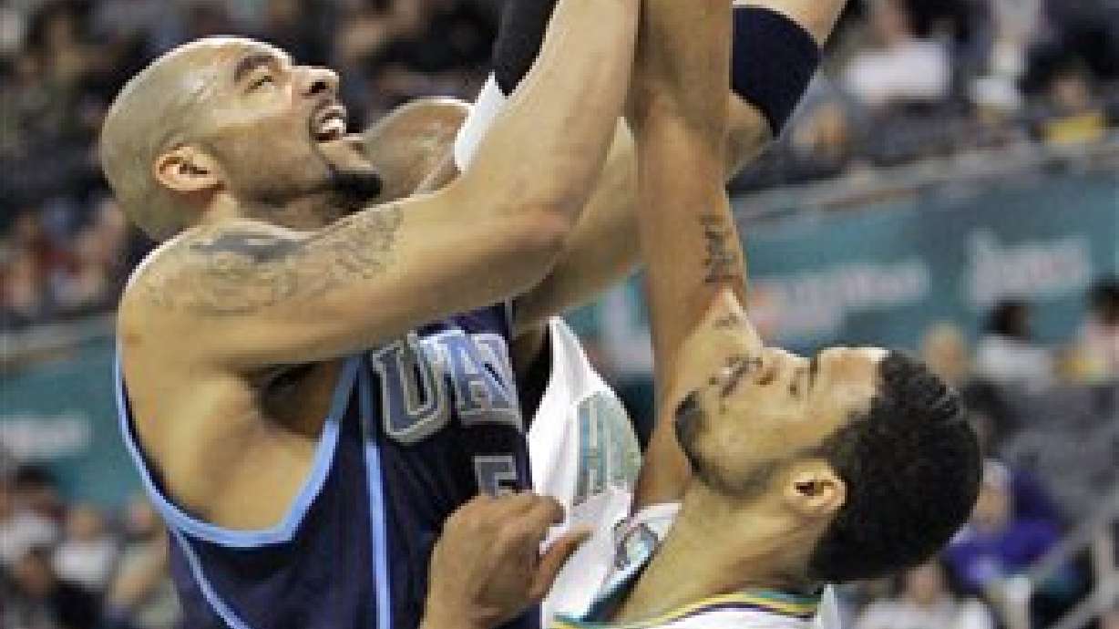 Boozer has hairline fracture, may be out 4-6 weeks