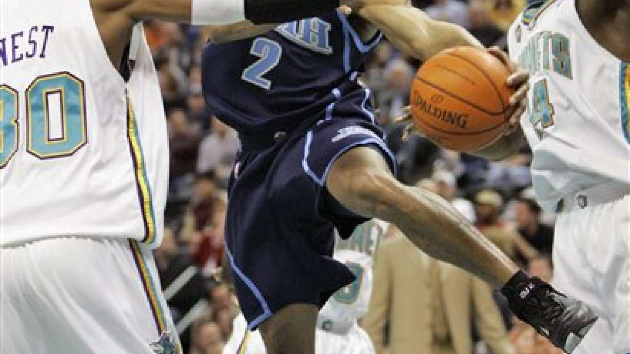 Without Boozer, AK, Jazz lose to Hornets 94-83