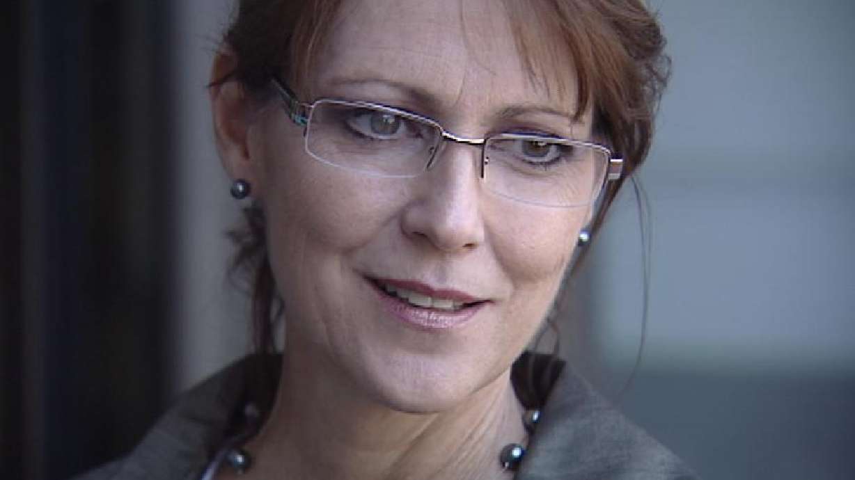 Bountiful woman has no need of popular Sarah Palin mask