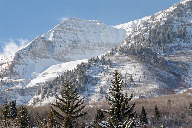 A Good Wind, Please: Utah Waits for Clear Air