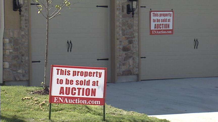 Bids in foreclosure auction fall through