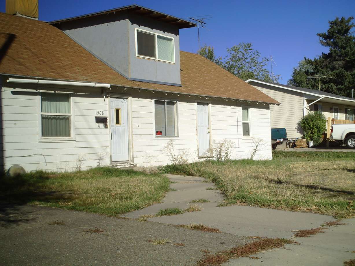 Foreclosure at home famous for brown lawn