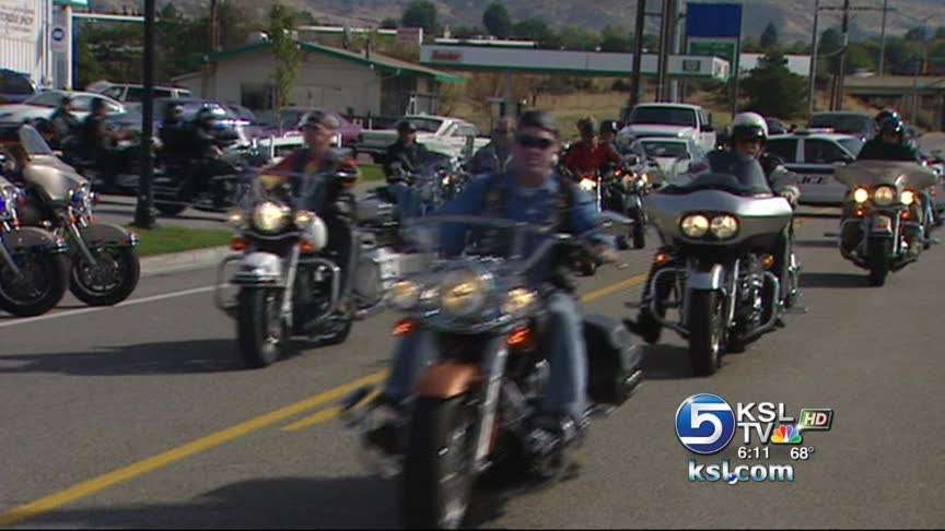 Governor's motorcycle ride helps families of fallen officers