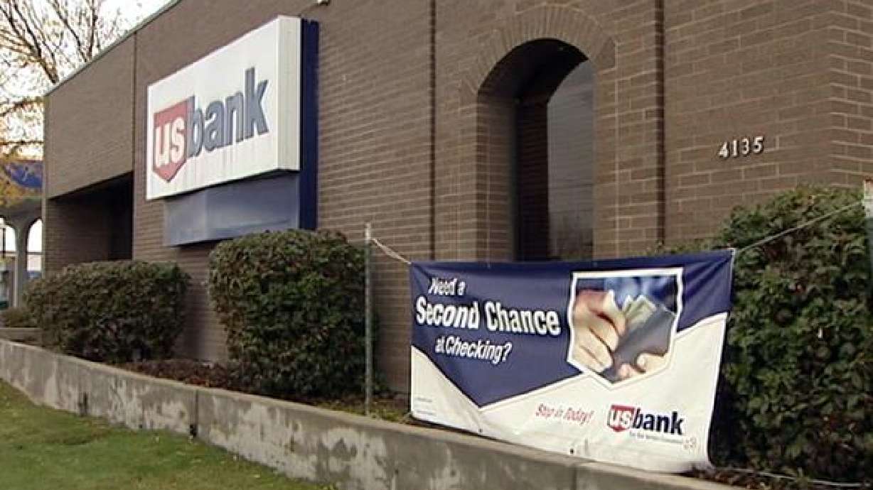 Police searching for bank robber