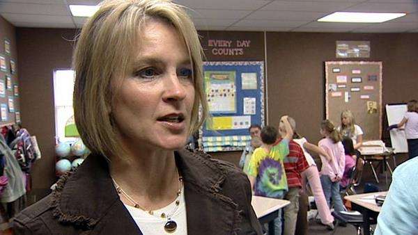 3rd-graders shave their heads to support classmate