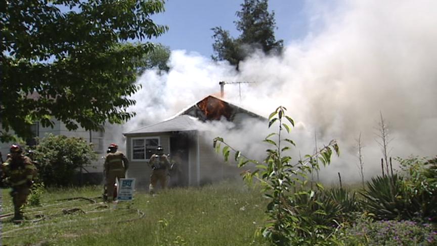 Neighbors Keep House Fire from Spreading