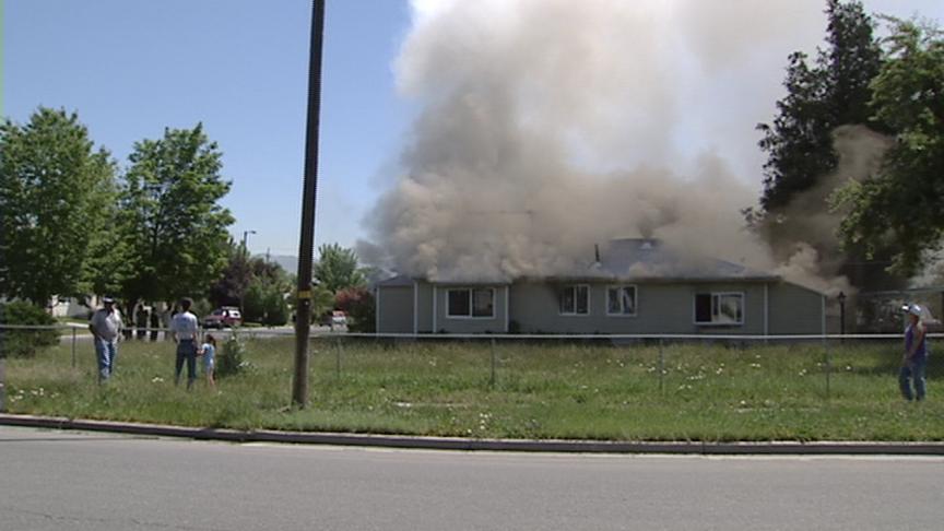 Neighbors Keep House Fire from Spreading