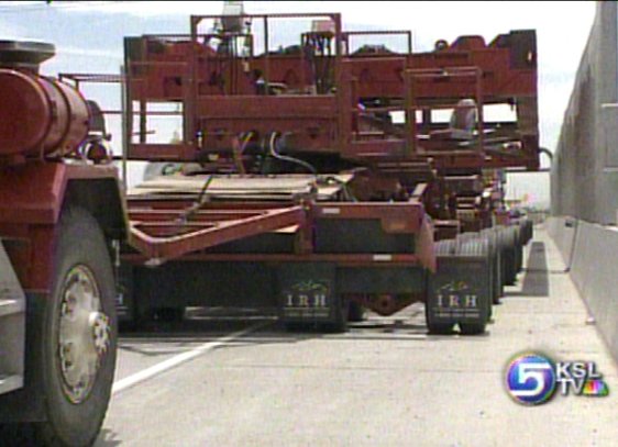 Truck Blocks Lanes on I-215