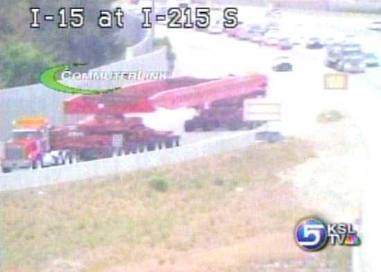 Truck Blocks Lanes on I-215