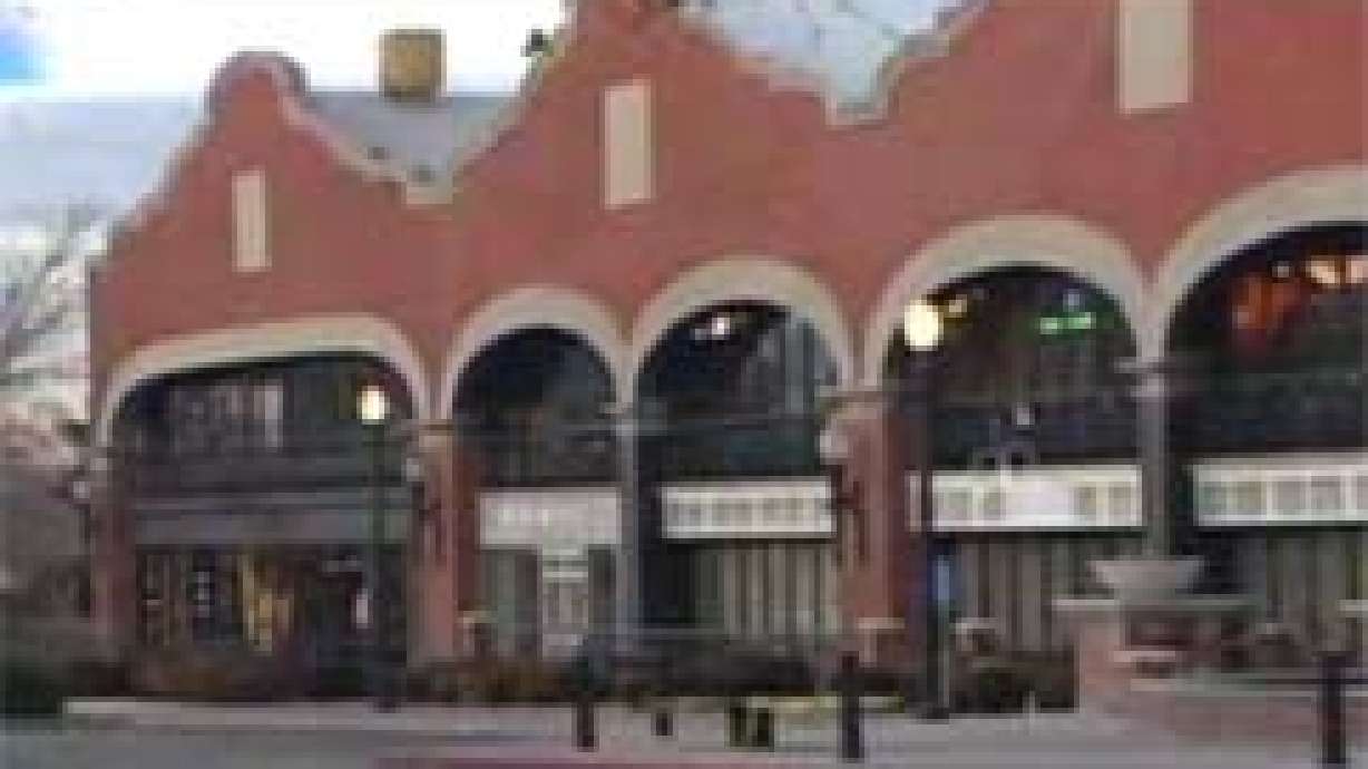 Shoppers, Diners Return to Trolley Square