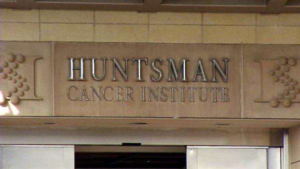 Jon Huntsman Sr. honored for his fight against cancer