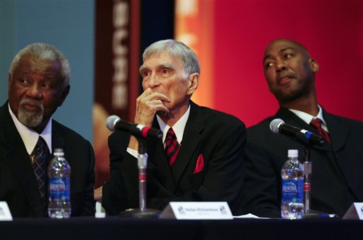 Arnie Ferrin honored at college hall of fame