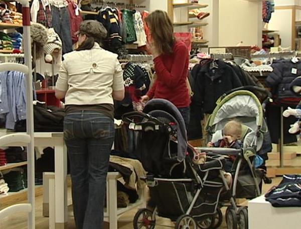 Poll: Most Utahns plan to spend less on Christmas this year