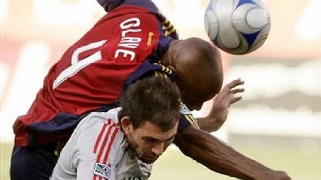 Real Salt Lake Re-signs Defender Jamison Olave