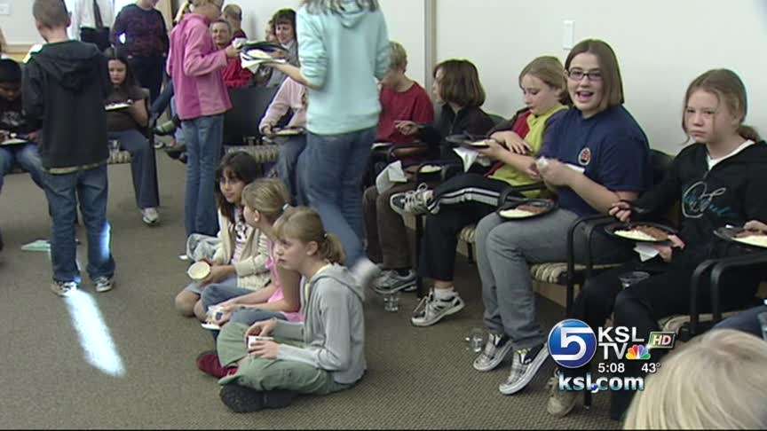 Banquet teaches students about world hunger