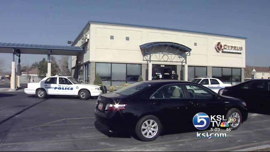 Police searching for credit union robber