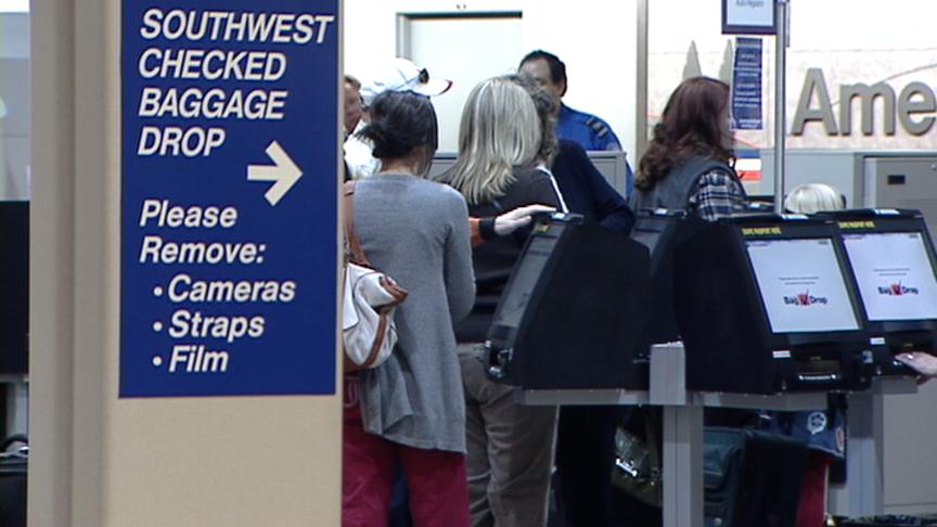 Holiday travelers get a welcome surprise at the airport