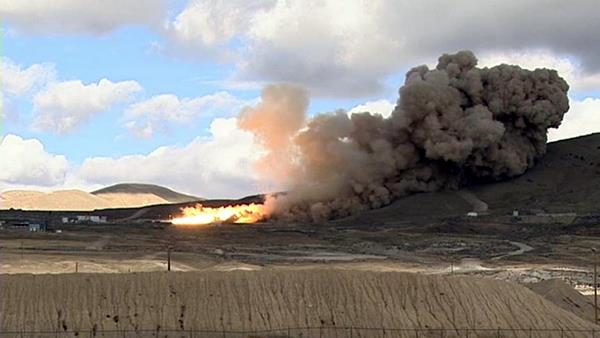 ATK test-fires solid rocket motor