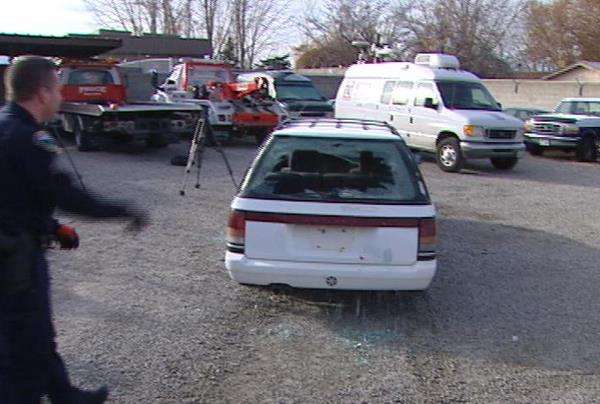 Police demonstration shows how easily burglars get into vehicles