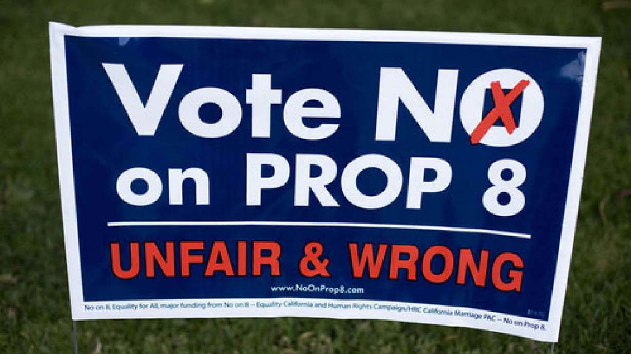 Gay-rights group takes out ad in Prop 8 fight