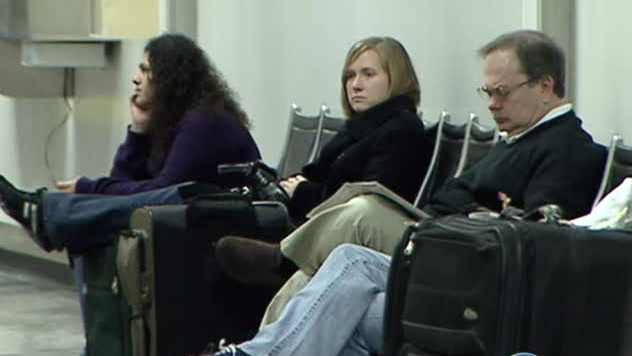 Rare snow storm changes travelers' plans