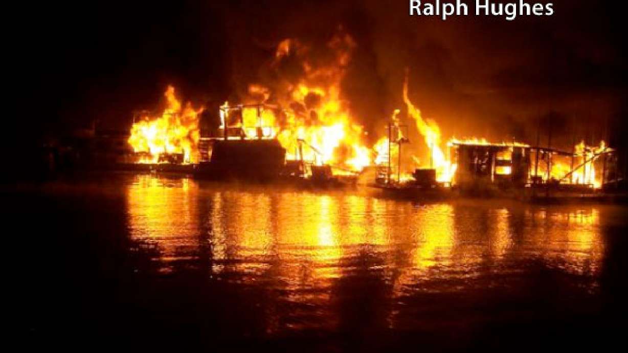 Fire at Glen Canyon marina destroys 20 boats