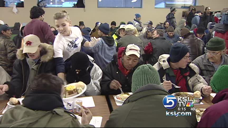 Volunteers serve Christmas dinner