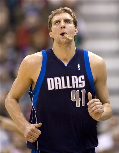 NBA suspends Mavericks' Nowitzki 1 game