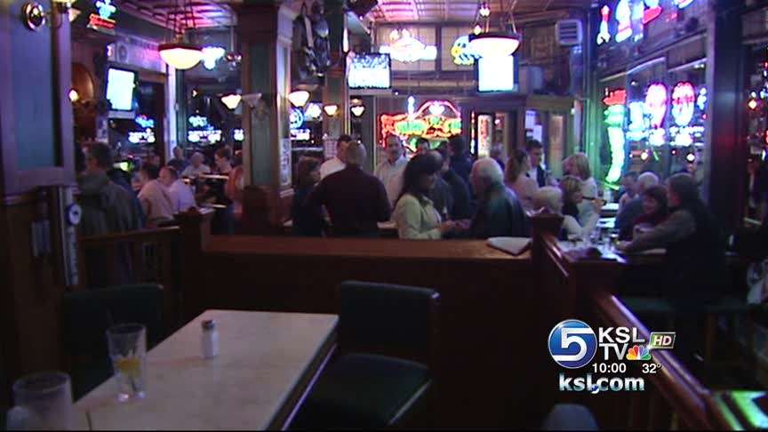 Port O'Call patrons gather to protest bar's closing