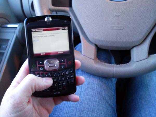 Lawmakers consider ban on cell phones while driving