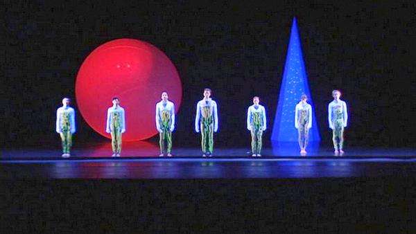 Students treated to morning of modern dance